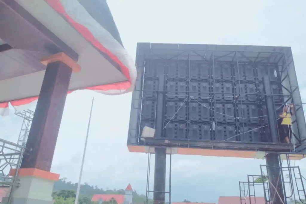 HUSHIDA-outdoor-led-display-panel-installation